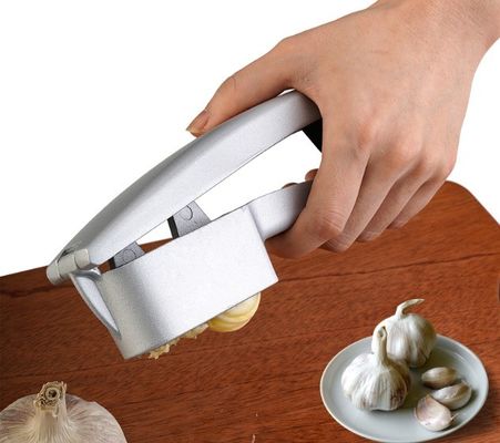 Ücretsiz numune 2 in 1 El Sarımsak Baskı makinesi Mutfak Sarımsak Çöpçüreci Taşınabilir Sarımsak Döşeme Maç Makine Çöpçüreci Sebze Araçları