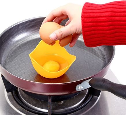 Özel Logo Silikon Mikrodalga Yumurta Avcı Kupaları Mükemmel Yumurta 9cm çapında