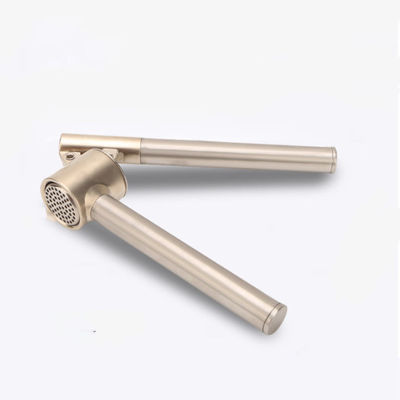 288G Stainless Steel Manual Garlic Crusher Press for Hassle-Free Garlic Crushing (Hassle-Free Sarımsak Kırma Pressi için 288G Stainless Steel Manual Garlic Crusher Press)