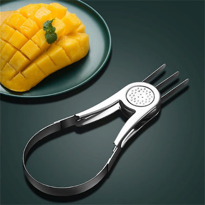 Meyvelerin sürdürülebilir kazılması ve mango tohumlarının çıkarılması için paslanmaz çelik mutfak aracı