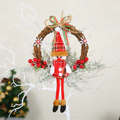 Evinize Mutluluk Getirin Kızıl Meyvelerden ve Çam Çubuklarından Oluşan Bu Mutlu Noel Tacıyla